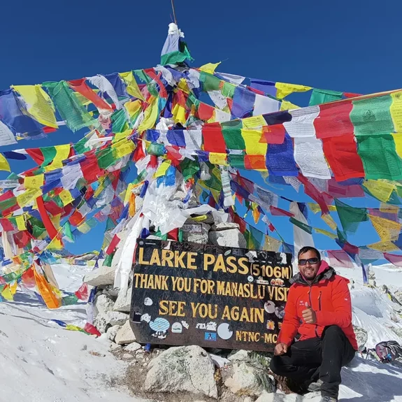 Larke Pass on our Manaslu circuit trek